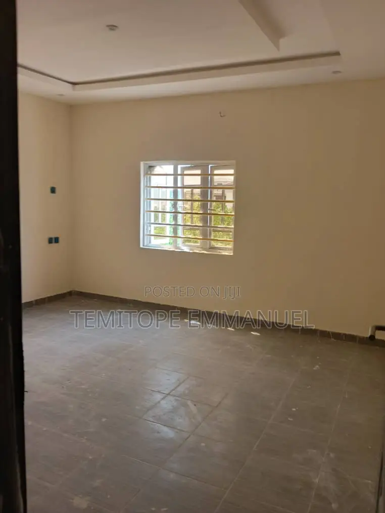 Furnished 3bdrm Apartment in Estate, Arepo By for sale in Ojodu