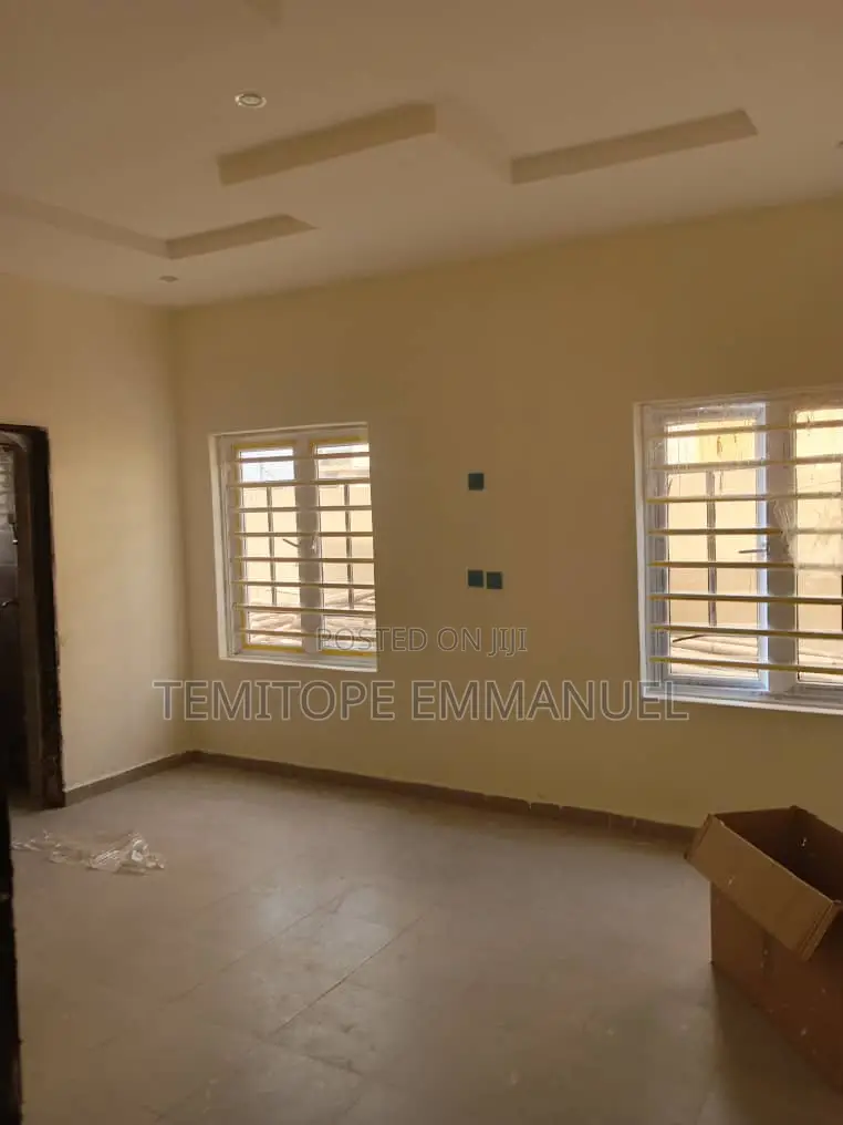 Furnished 3bdrm Apartment in Estate, Arepo By for sale in Ojodu