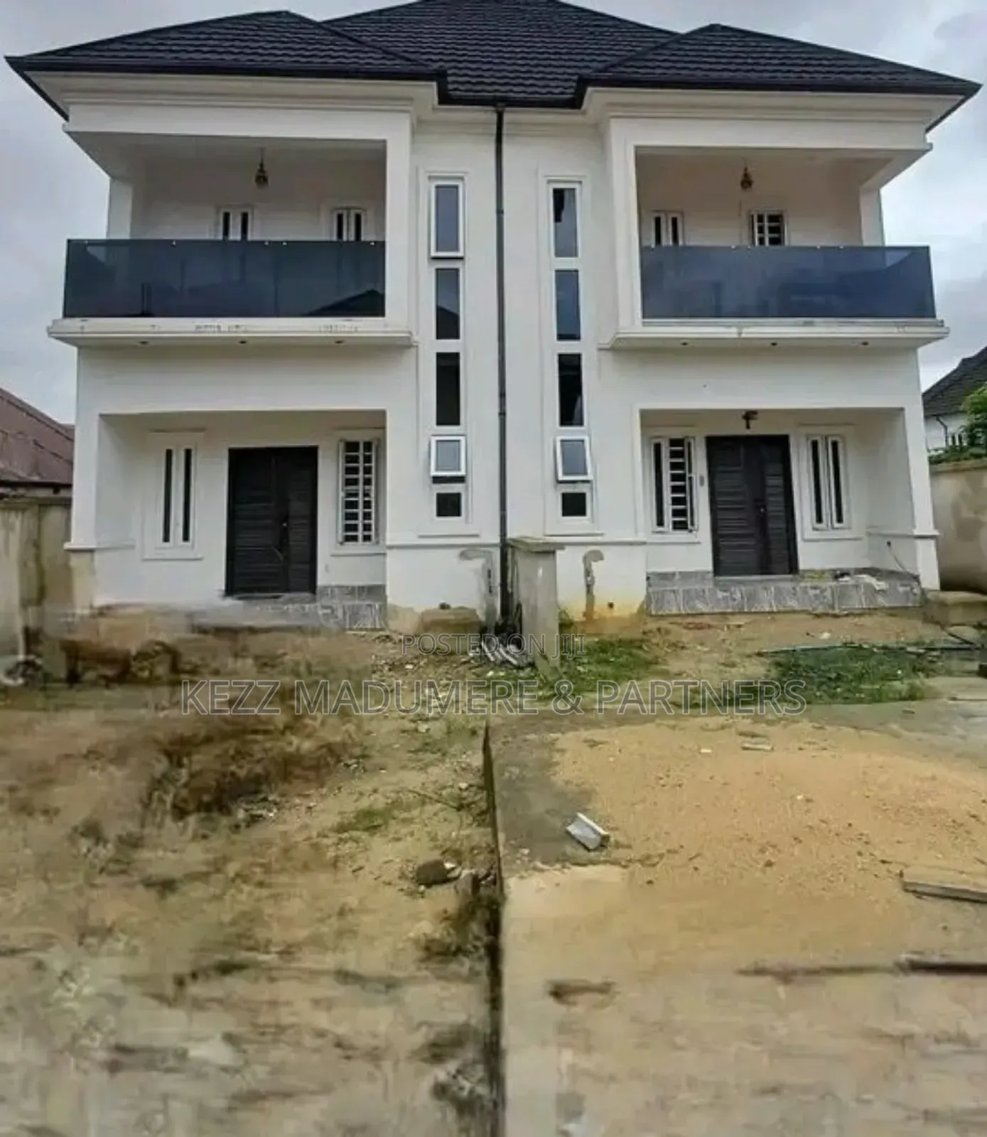 8bdrm Duplex in Farm Road 2, Eliozu for sale in Port-Harcourt