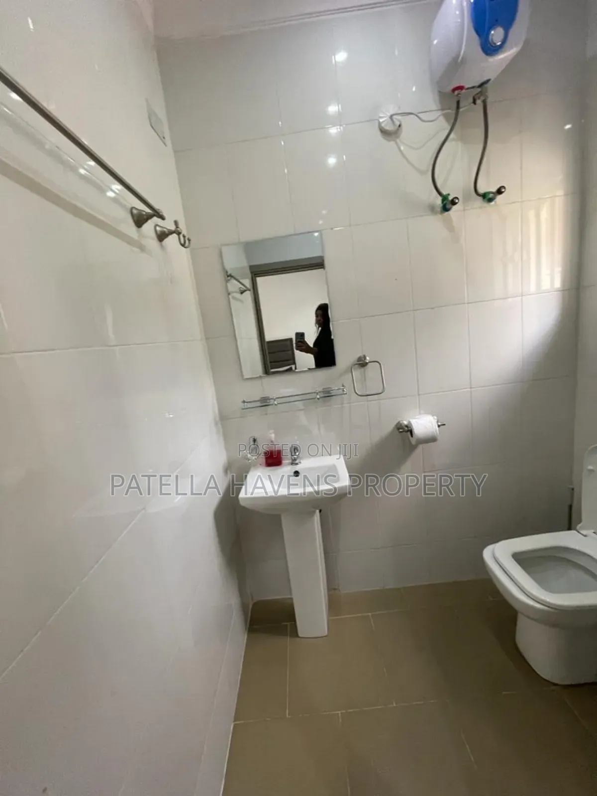 4 Bedroom Semi-detached Duplex For Sale In Wuye in Wuye