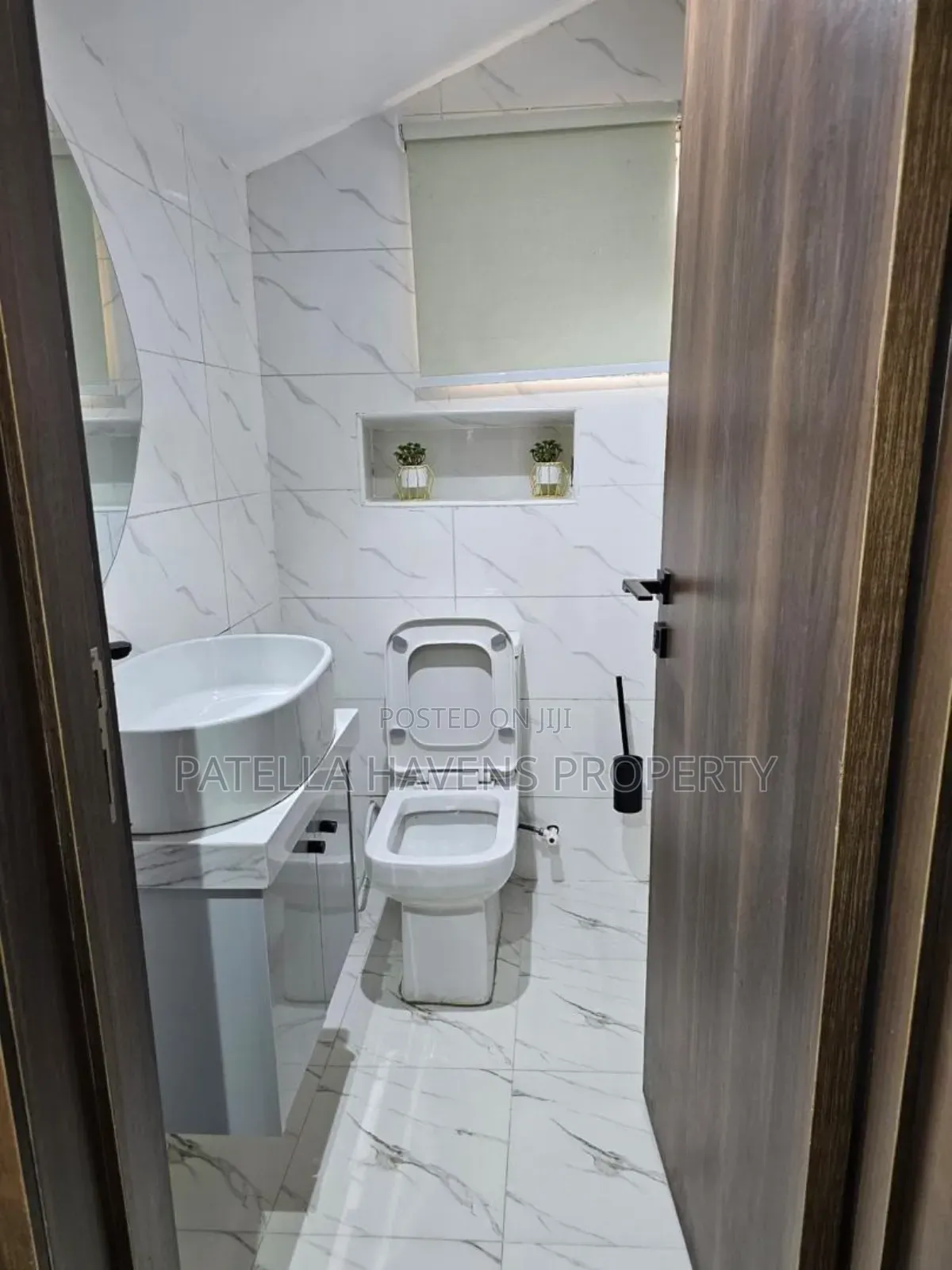 4 Bedroom Semi-detached Duplex For Sale In Wuye in Wuye