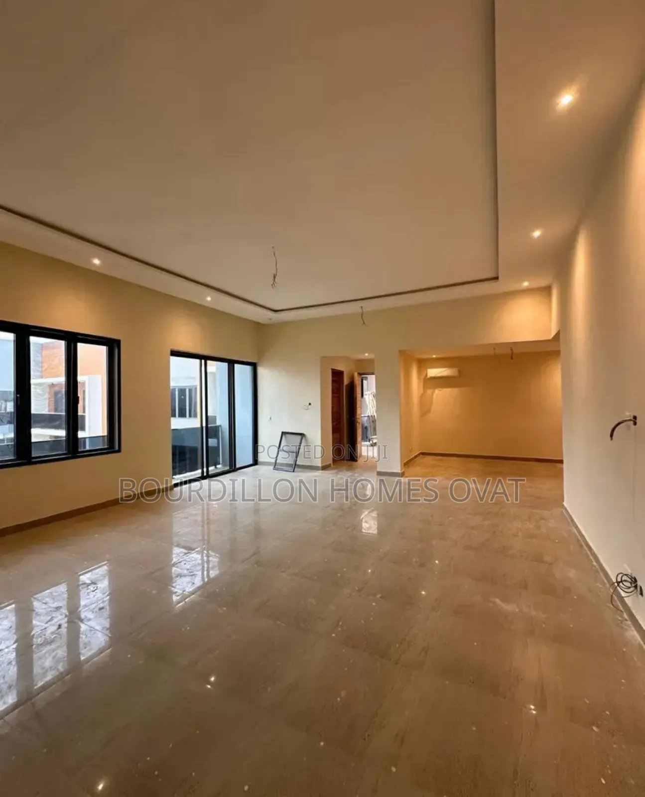 2bdrm Apartment in Lekki Phase 1, Lagos for sale in Lekki Phase 1