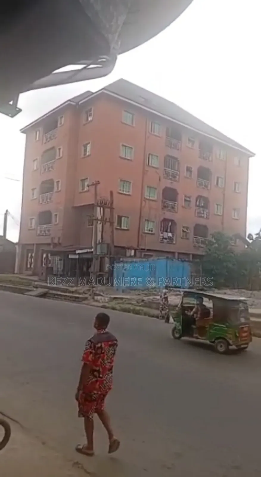 8bdrm Block of Flats in Osusu Area ,  Aba , for sale in Aba North