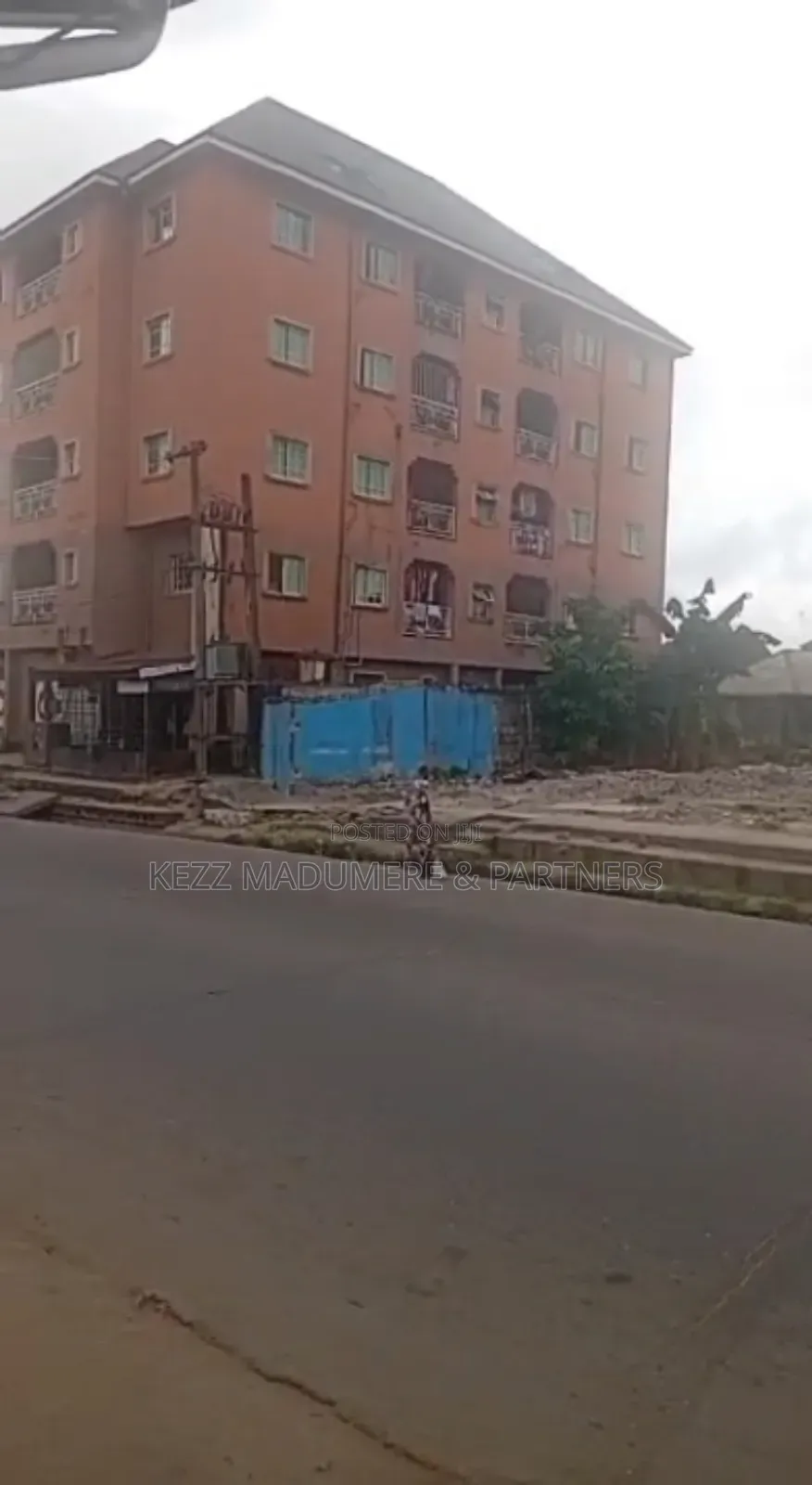 8bdrm Block of Flats in Osusu Area ,  Aba , for sale in Aba North