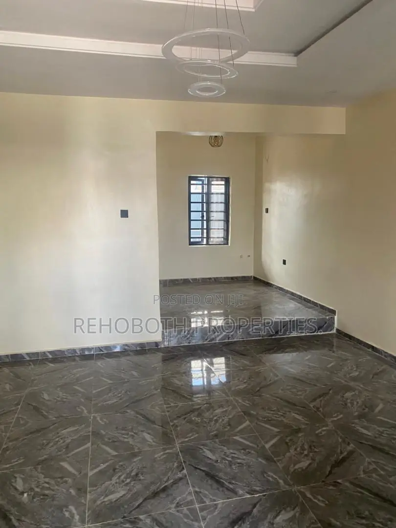 2bdrm Bungalow in Graceland Elebu, Akala Express for rent in Akala Express
