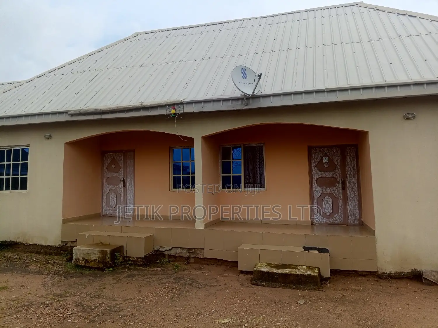 5bdrm Block of Flats in Opposite St Joseph, Makurdi for sale in Makurdi