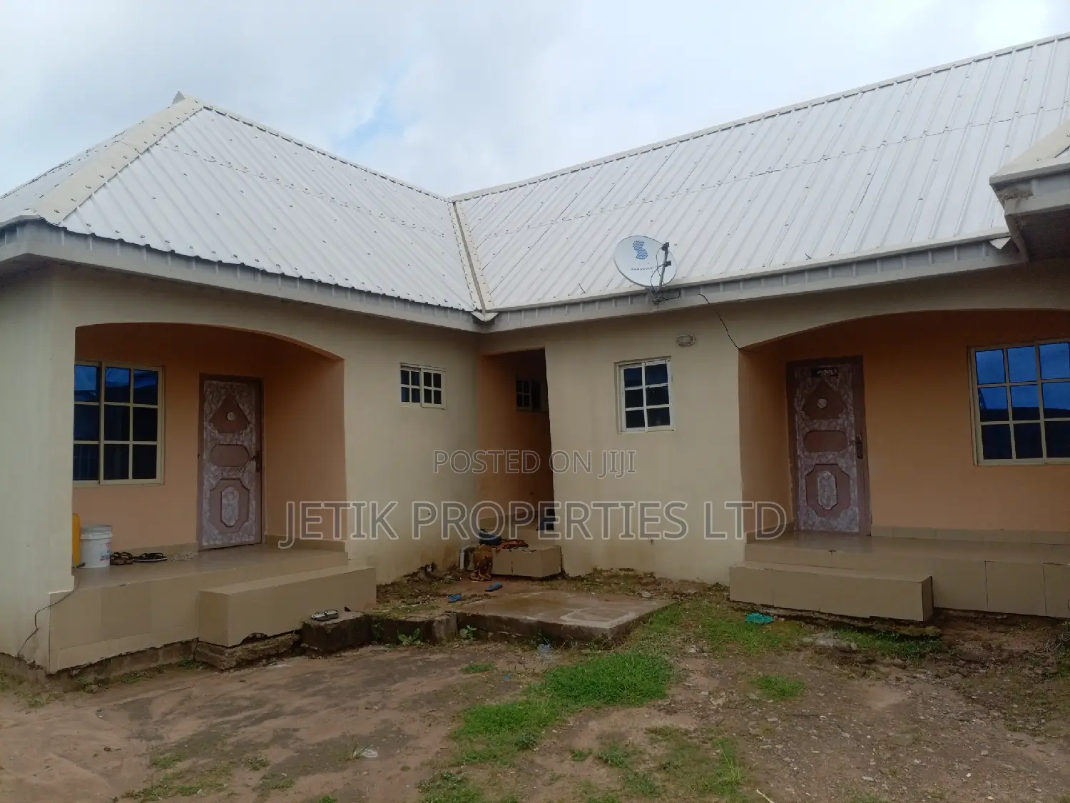 5bdrm Block of Flats in Opposite St Joseph, Makurdi for sale in Makurdi