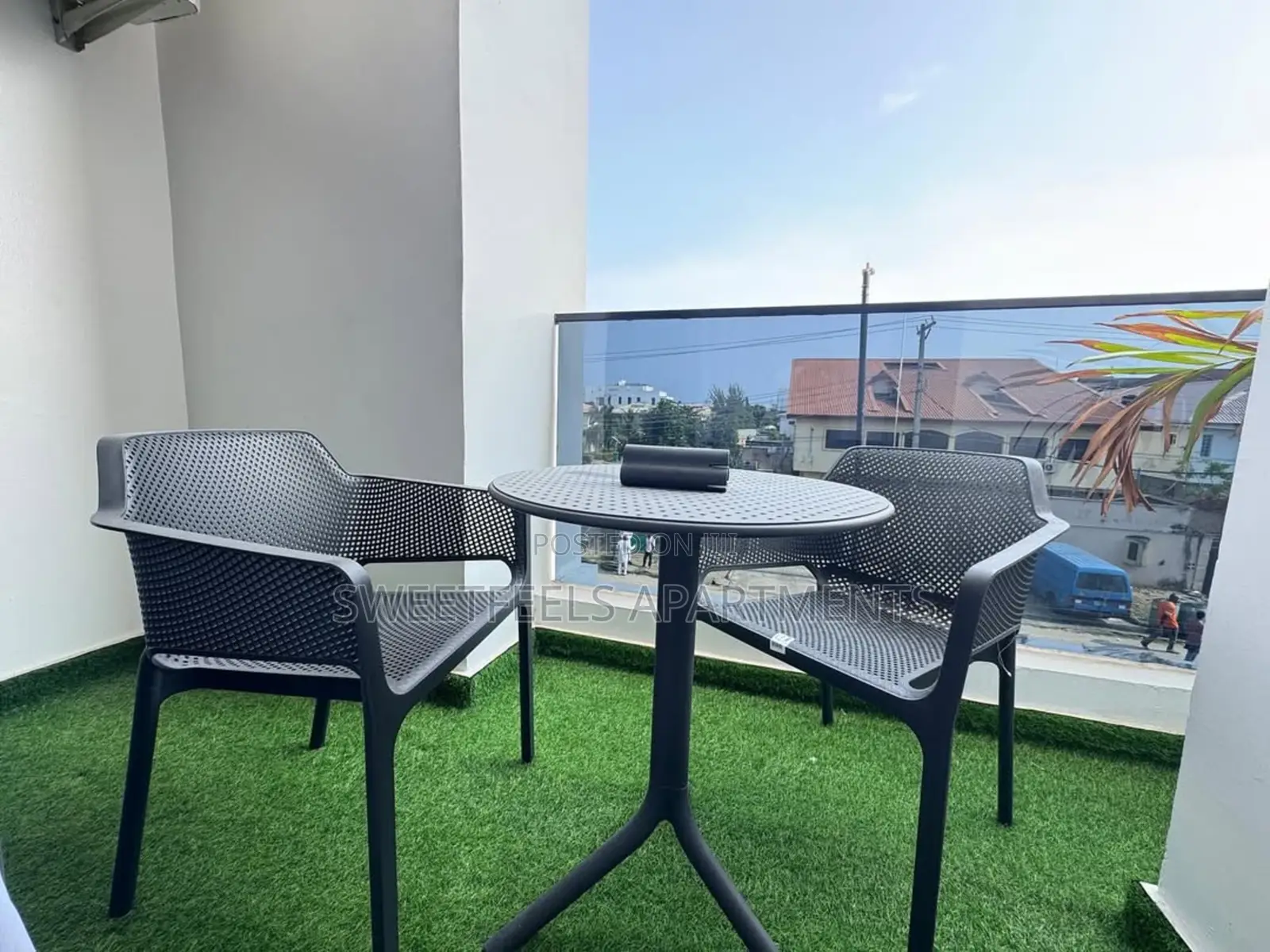 3 Bedroom Apartment With Ps5, Swimming Pool, Balcony Sit Out in Ikate