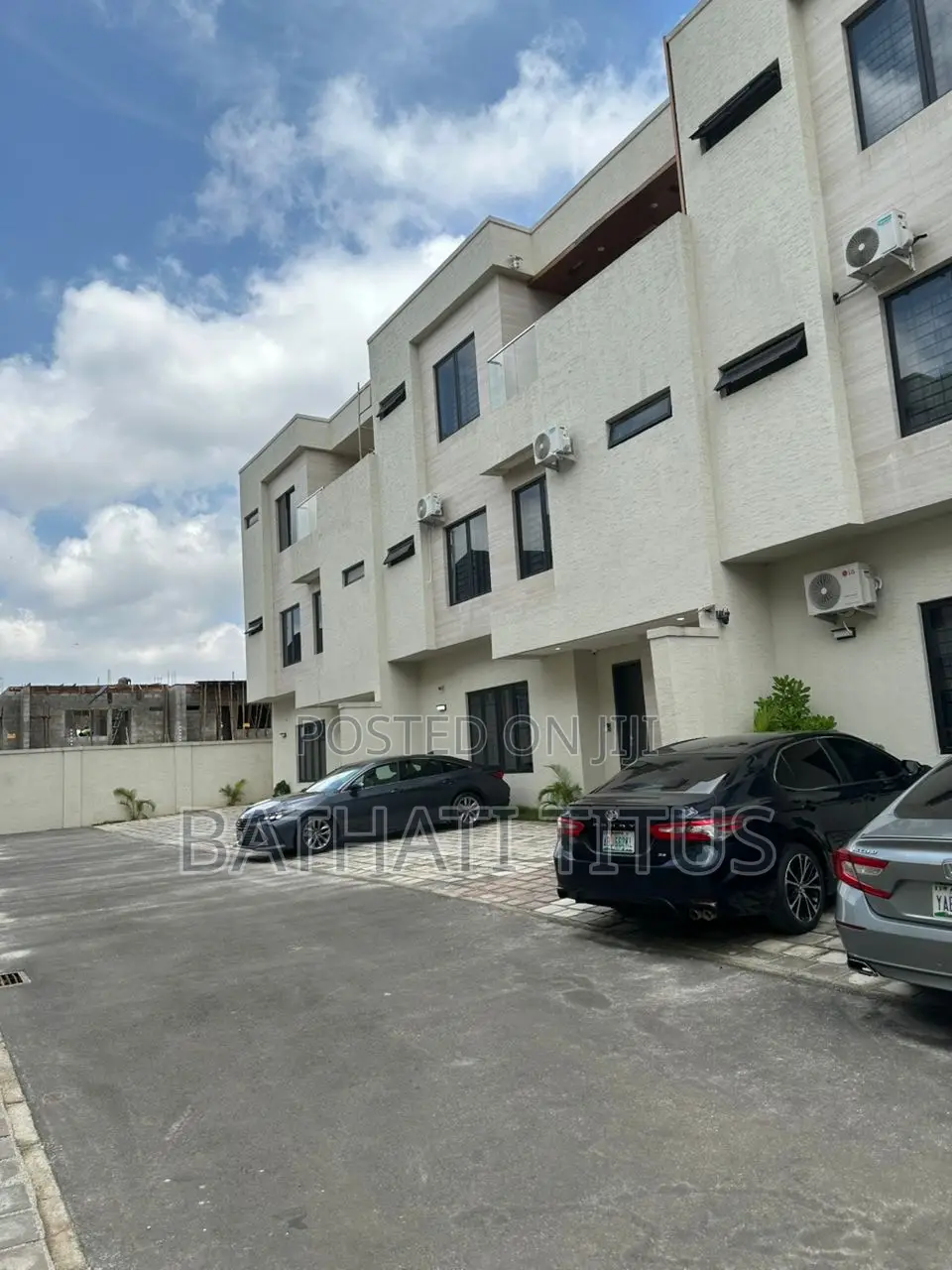5bdrm Duplex in Jahi for sale in Jahi