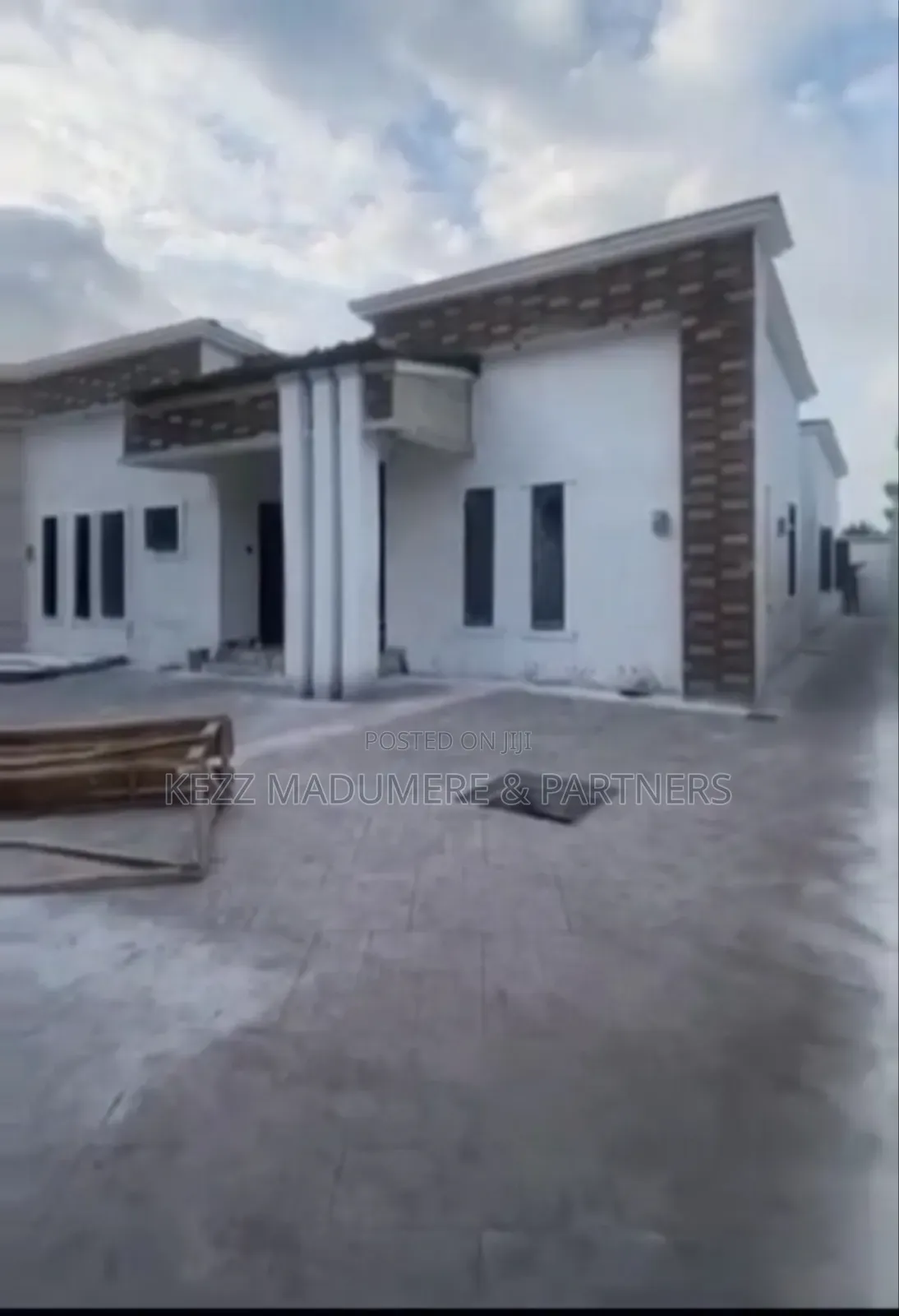 4bdrm Bungalow in Abuloma Road Port for sale in Abuloma