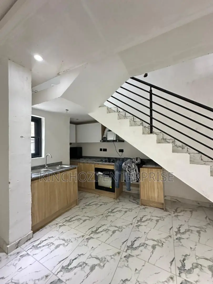 2bdrm Townhouse / Terrace in Lekki Phase 1 for rent in Lekki Phase 1
