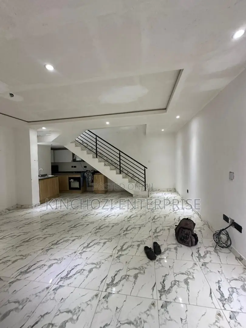 2bdrm Townhouse / Terrace in Lekki Phase 1 for rent in Lekki Phase 1