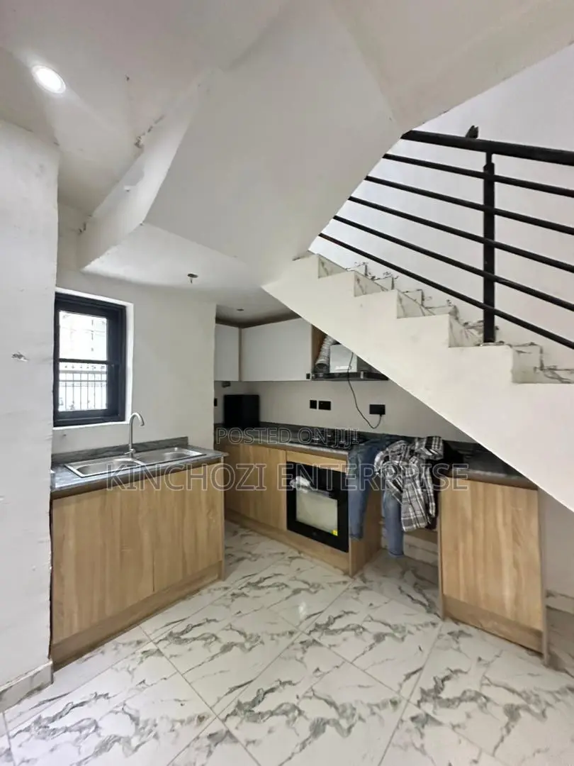 2bdrm Townhouse / Terrace in Lekki Phase 1 for rent in Lekki Phase 1