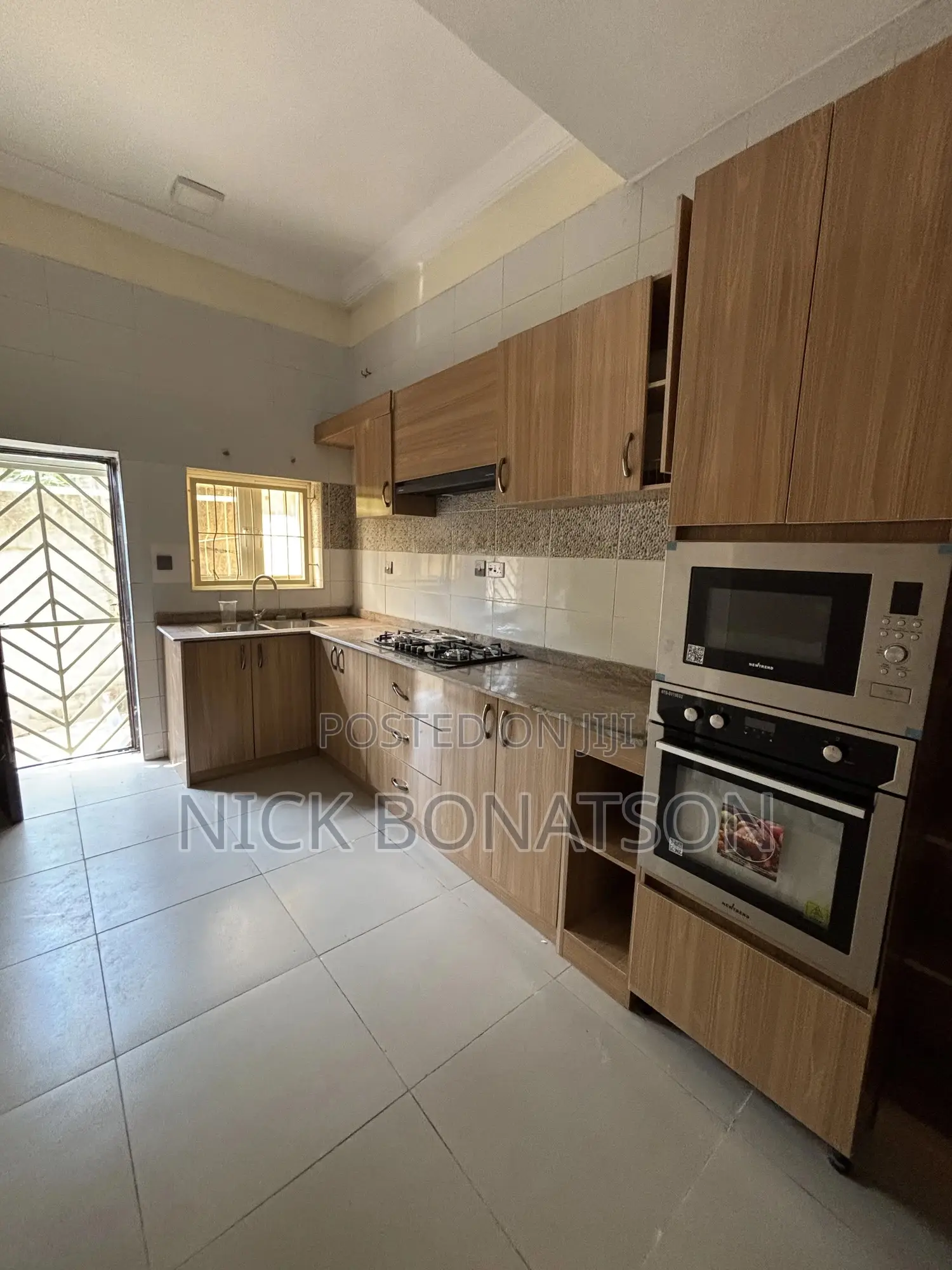 4bdrm Townhouse / Terrace in Guzape Main for rent in Guzape District