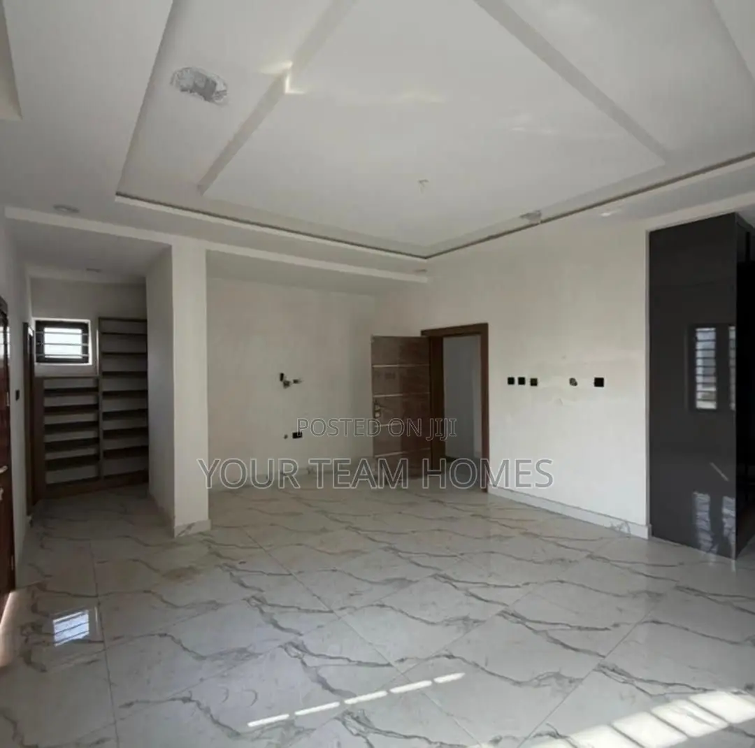 5bdrm Townhouse/Terrace in Guzape for sale in Guzape District