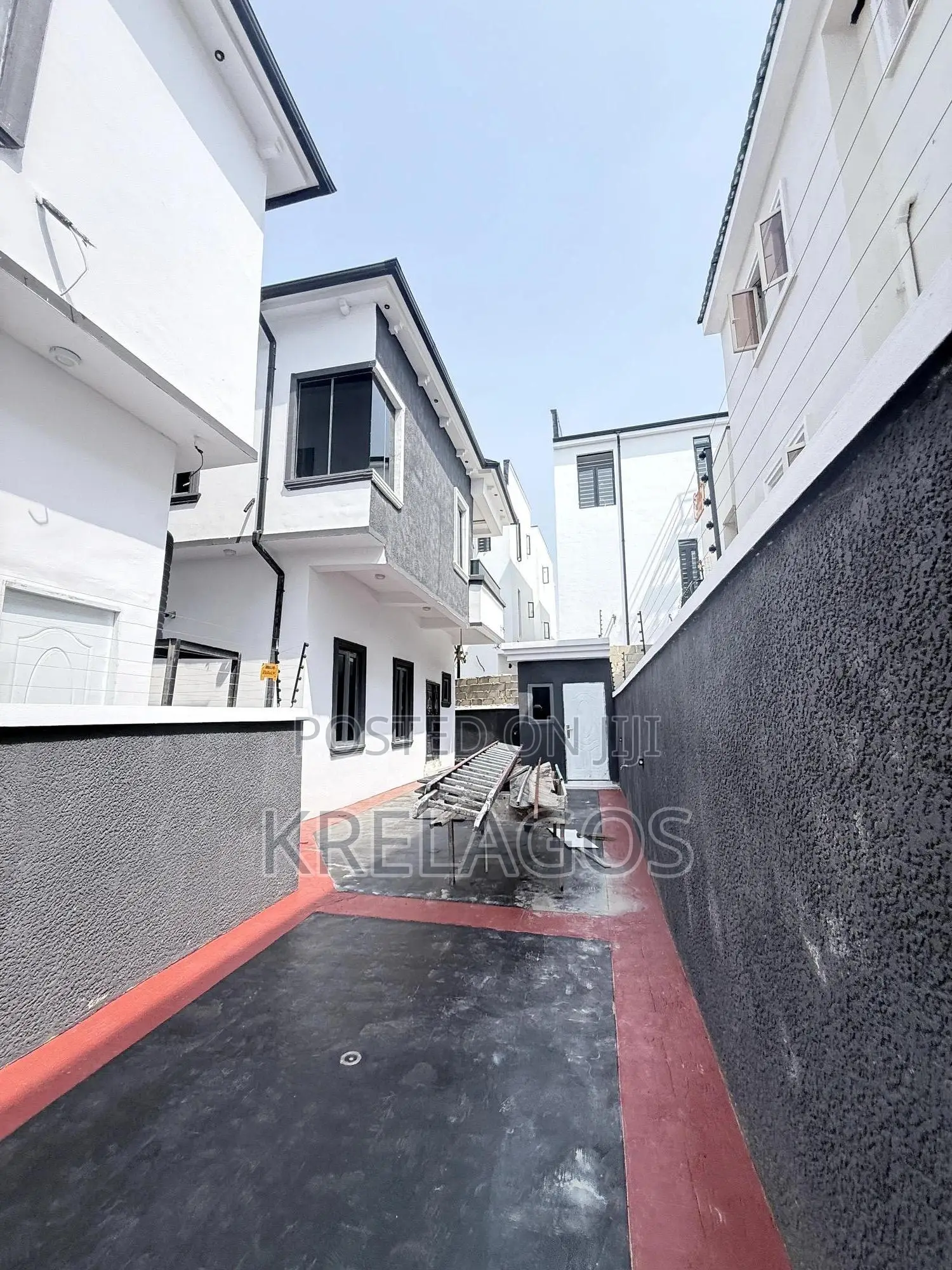 5bdrm Duplex in Osapa london for sale in Osapa london
