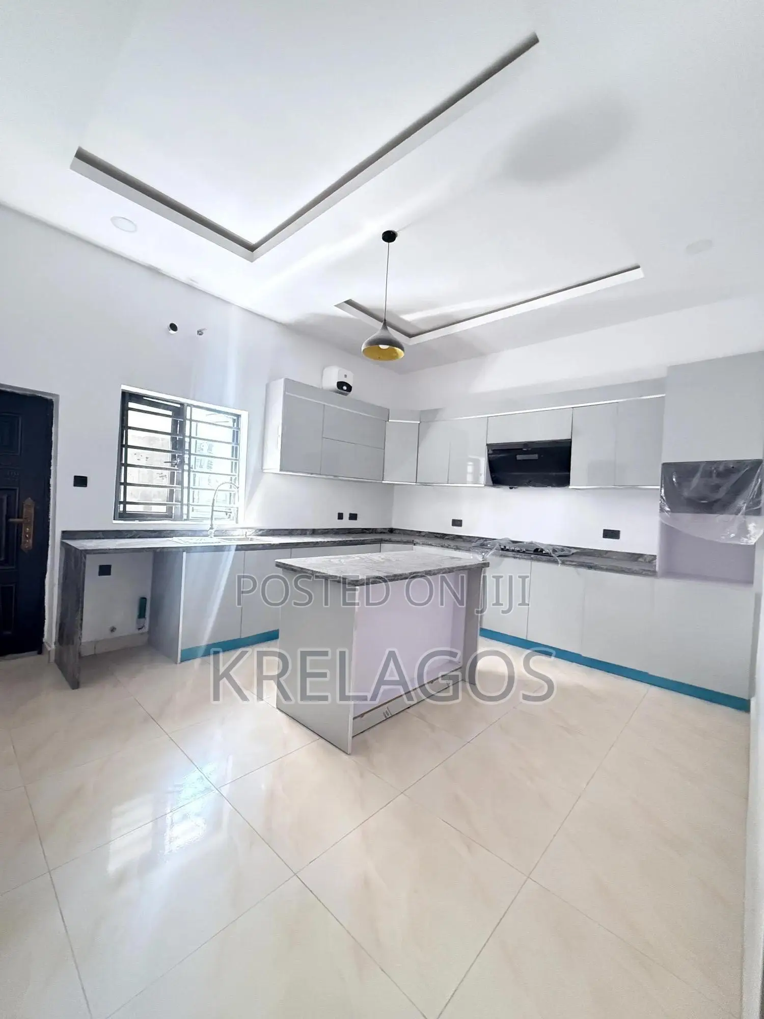 5bdrm Duplex in Osapa london for sale in Osapa london