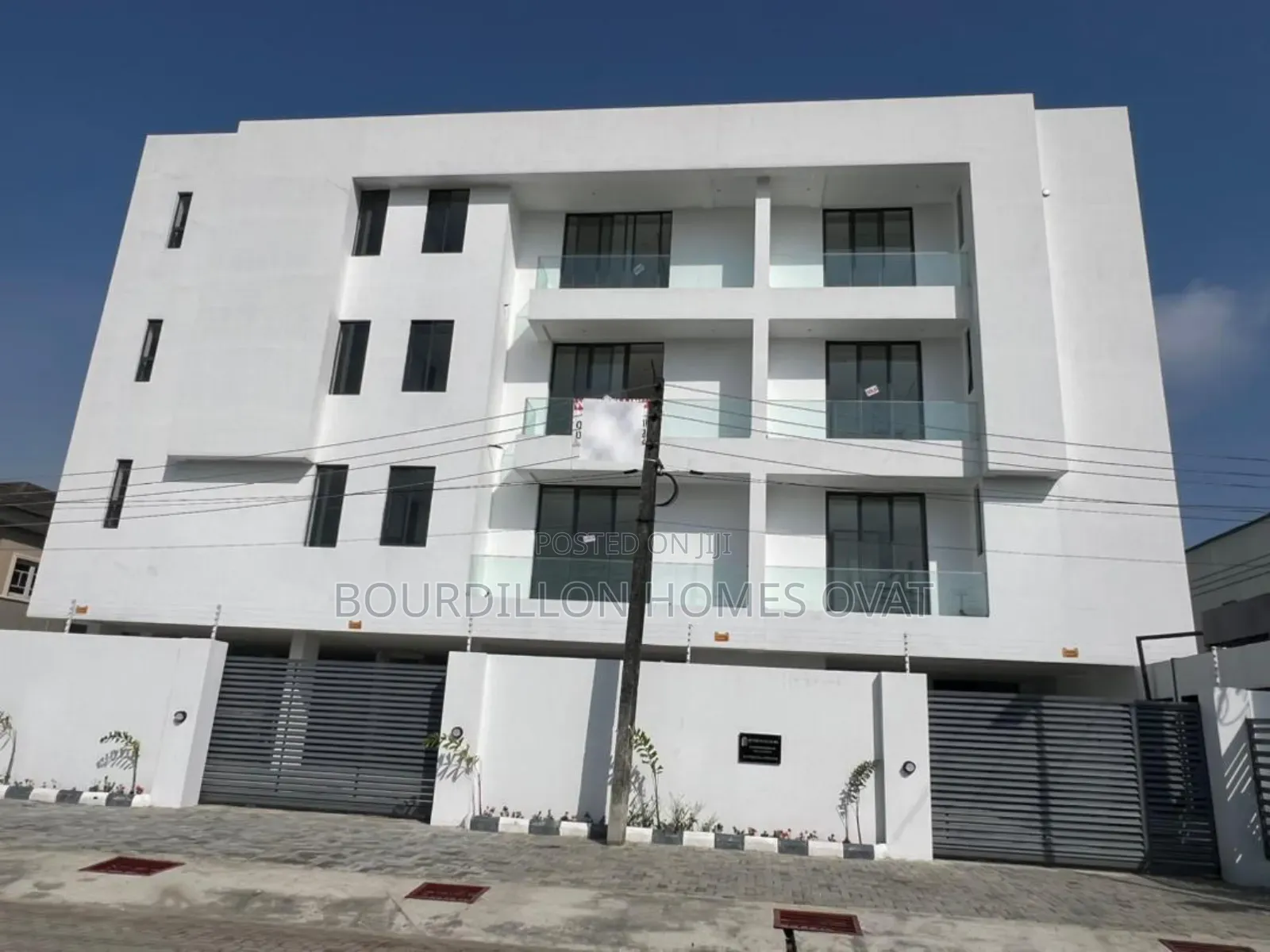 2bdrm Apartment in Lekki Phase 1, Right for sale in Lekki Phase 1