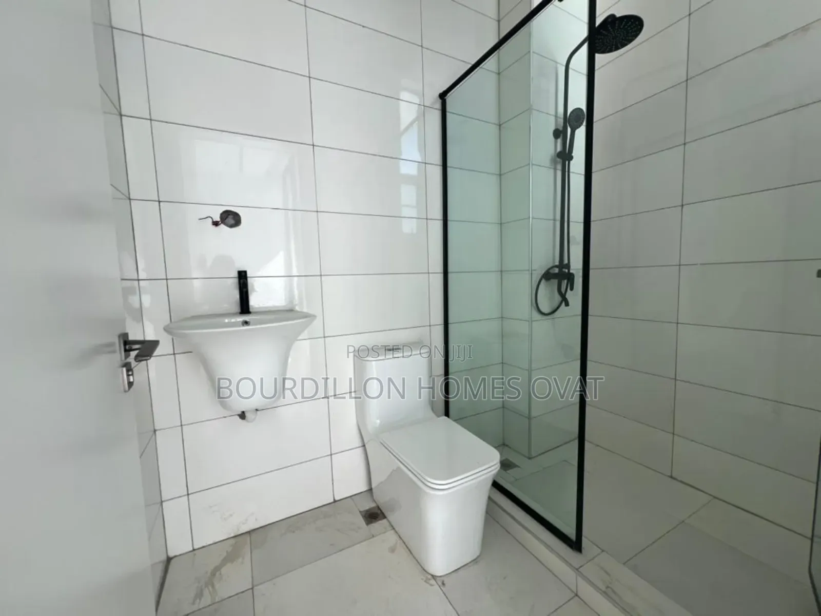 2bdrm Apartment in Lekki Phase 1, Right for sale in Lekki Phase 1