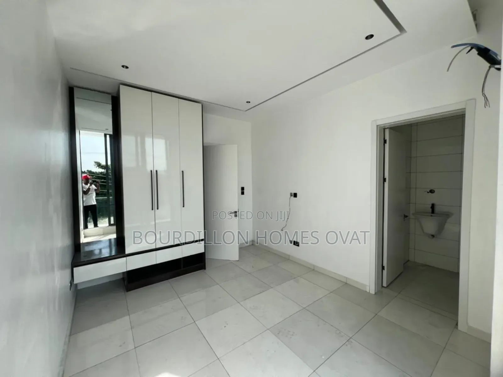 2bdrm Apartment in Lekki Phase 1, Right for sale in Lekki Phase 1