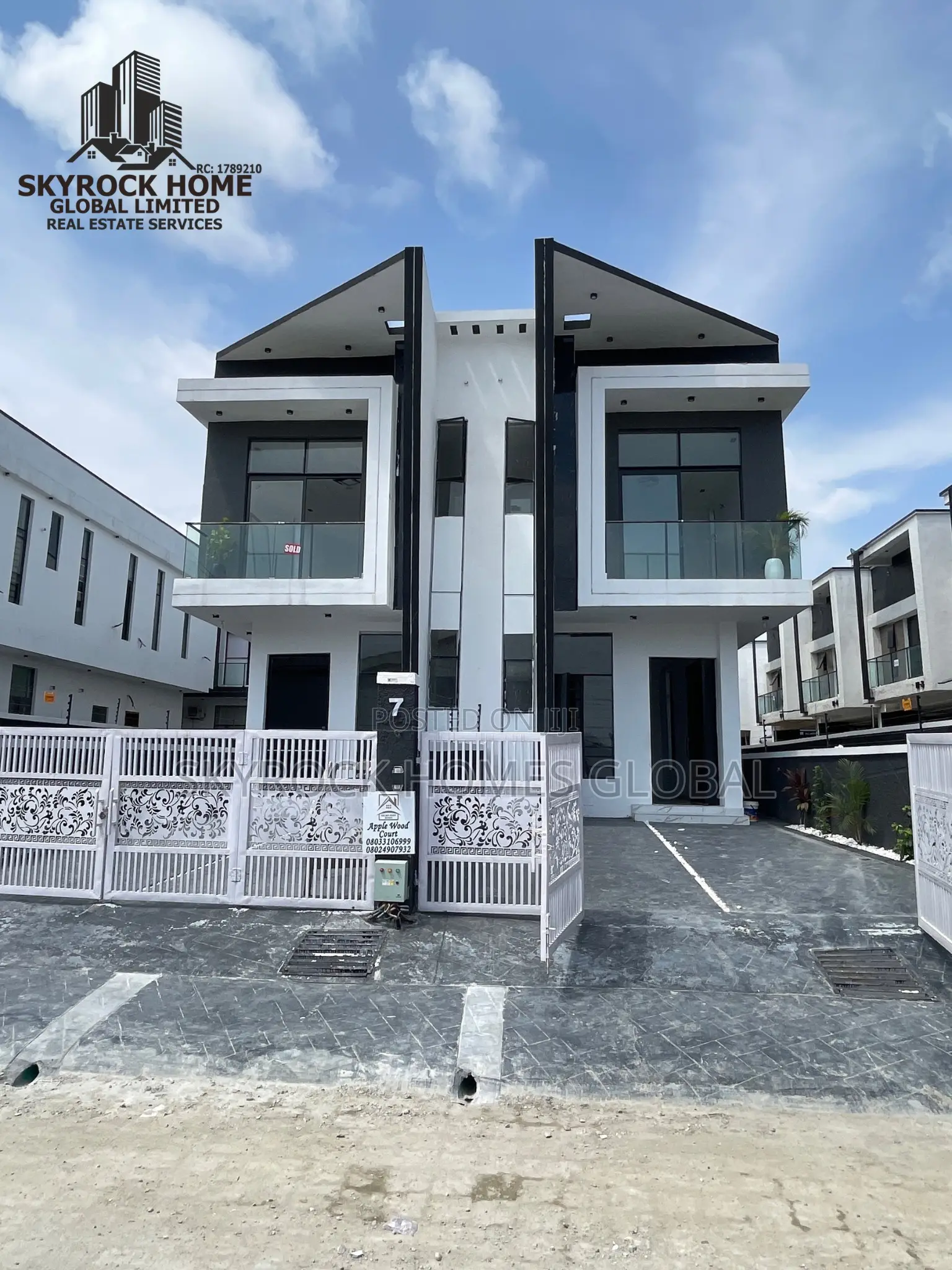 4bdrm Duplex in Ikota Villa for sale in Ikota