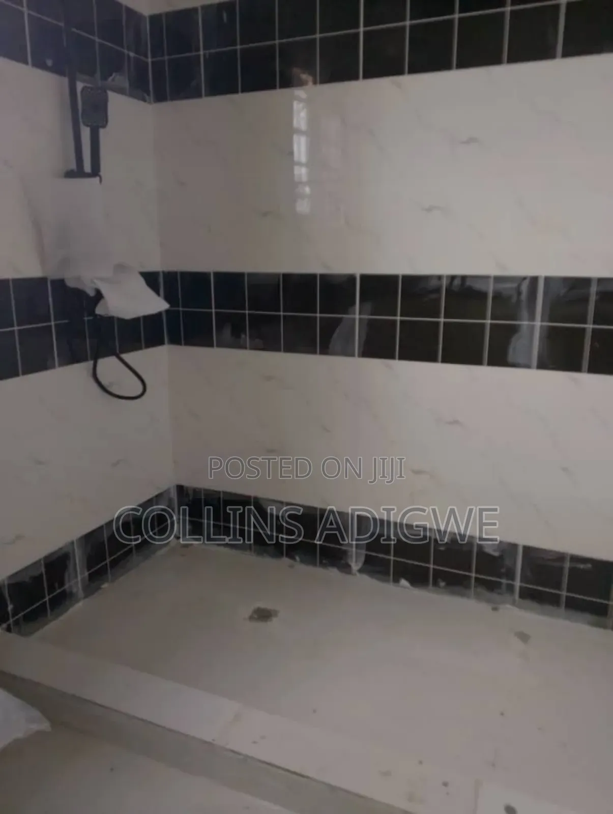 3bdrm Maisonette in Mobile Road Ikota for sale in Ikota