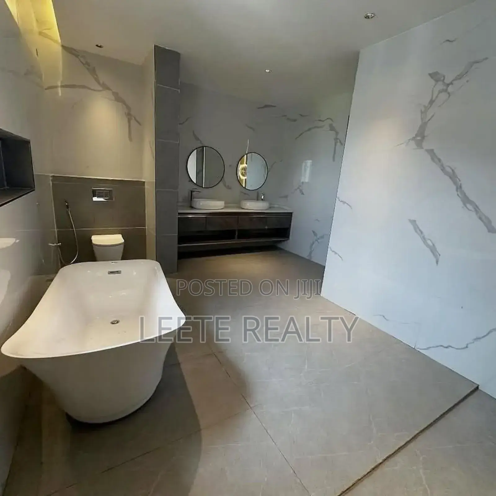 6bdrm Duplex in Kado for sale in Kado