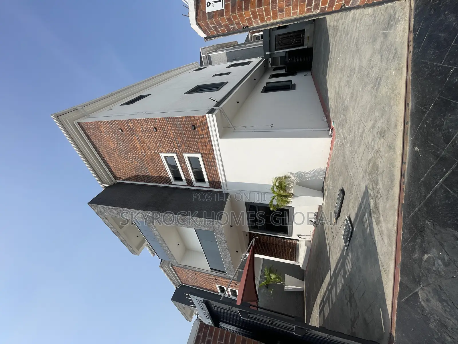 5bdrm Duplex in Ikate for sale in Ikate