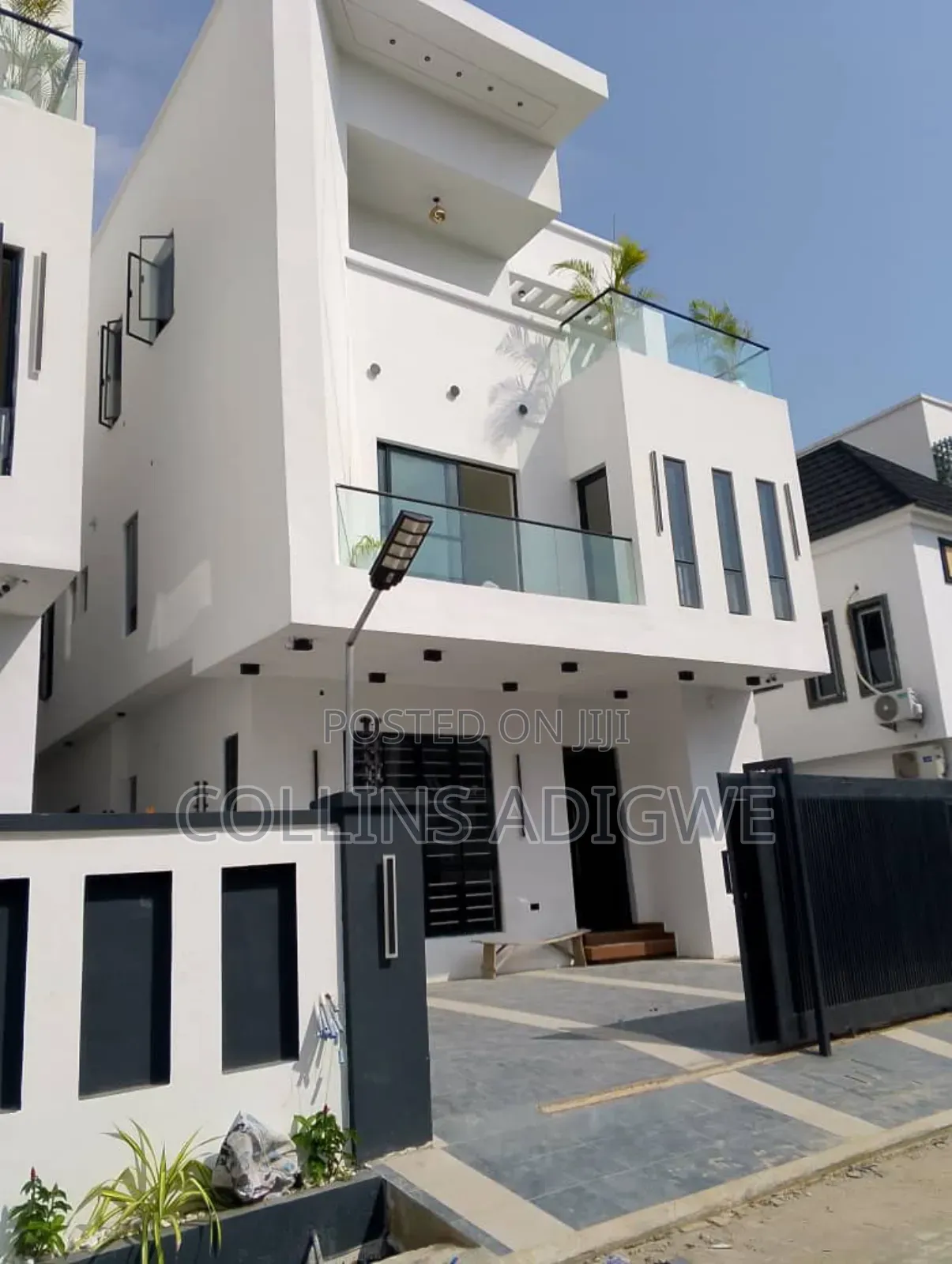 5bdrm Duplex in Ikota G.R.A for sale in Ikota