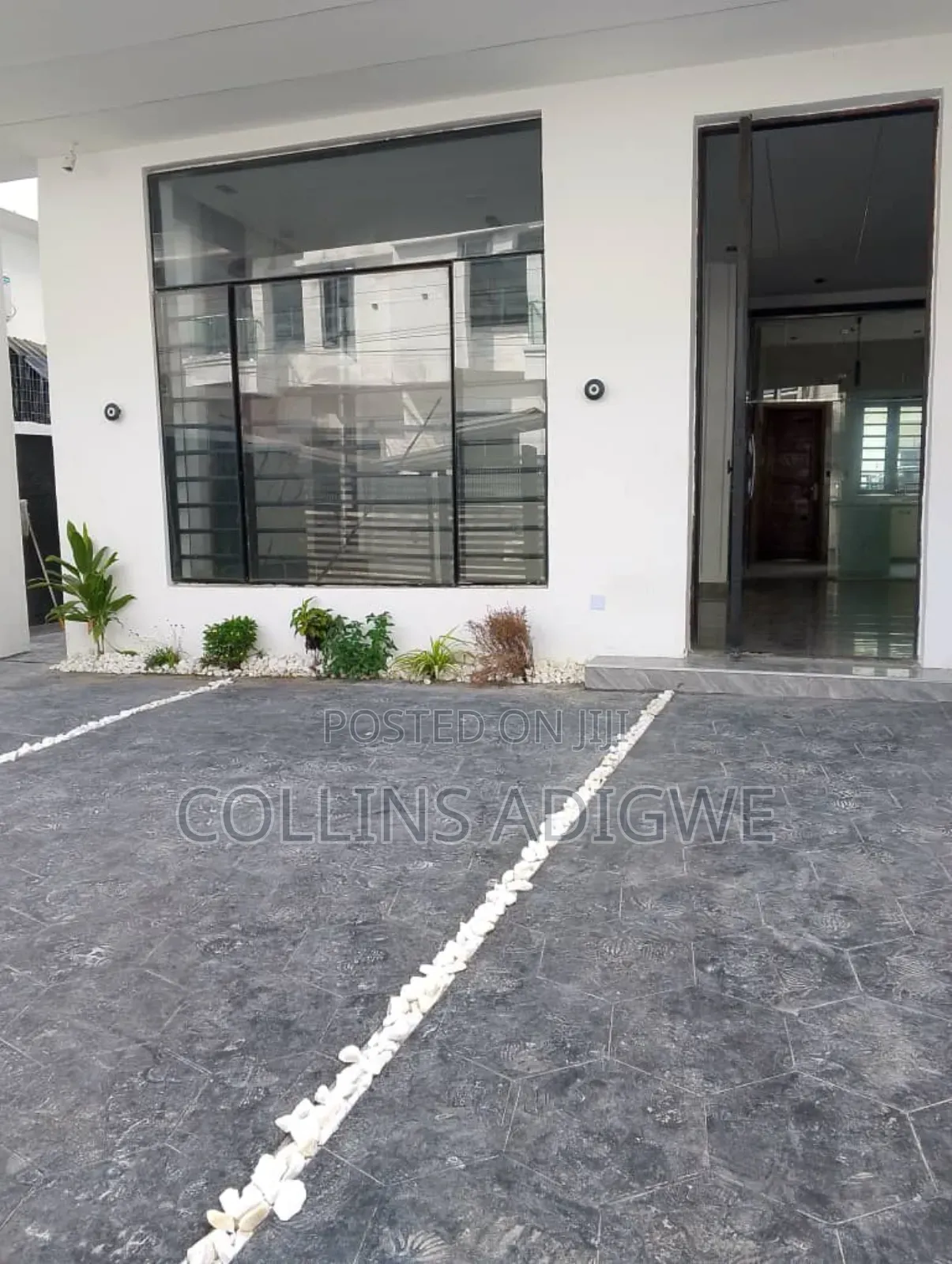 4bdrm Duplex in Ikota  Gra for sale in Ikota