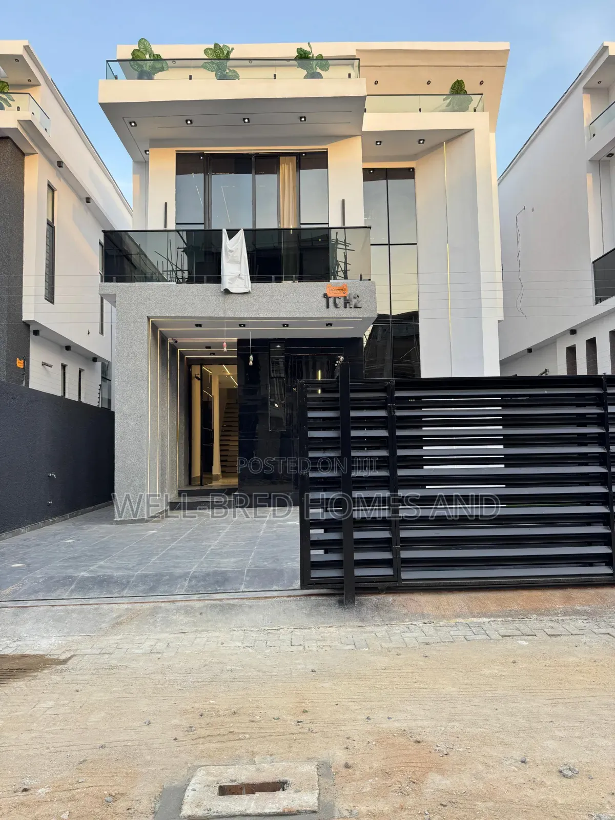 5bdrm Duplex in Chevron Lekki Lagos for sale in Lekki