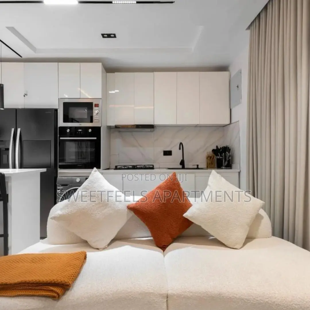 A Luxurious Cozy One-Bedroom Apartment in Ikate