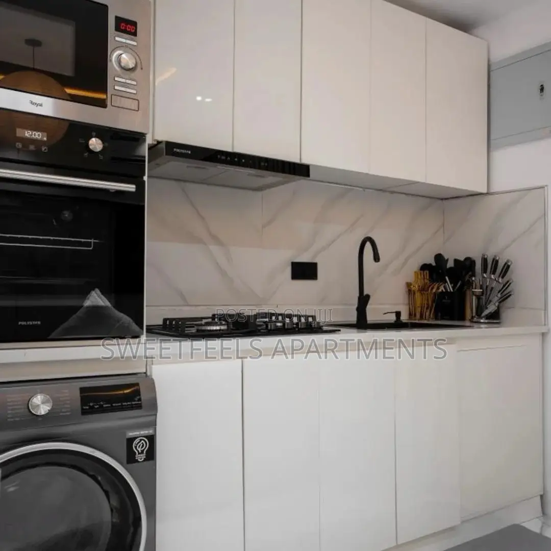 A Luxurious Cozy One-Bedroom Apartment in Ikate