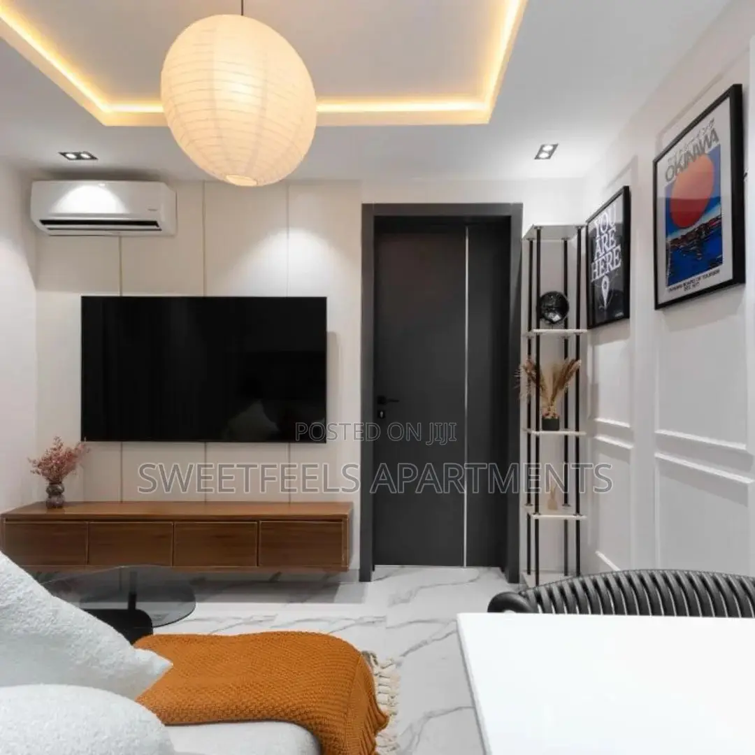 A Luxurious Cozy One-Bedroom Apartment in Ikate