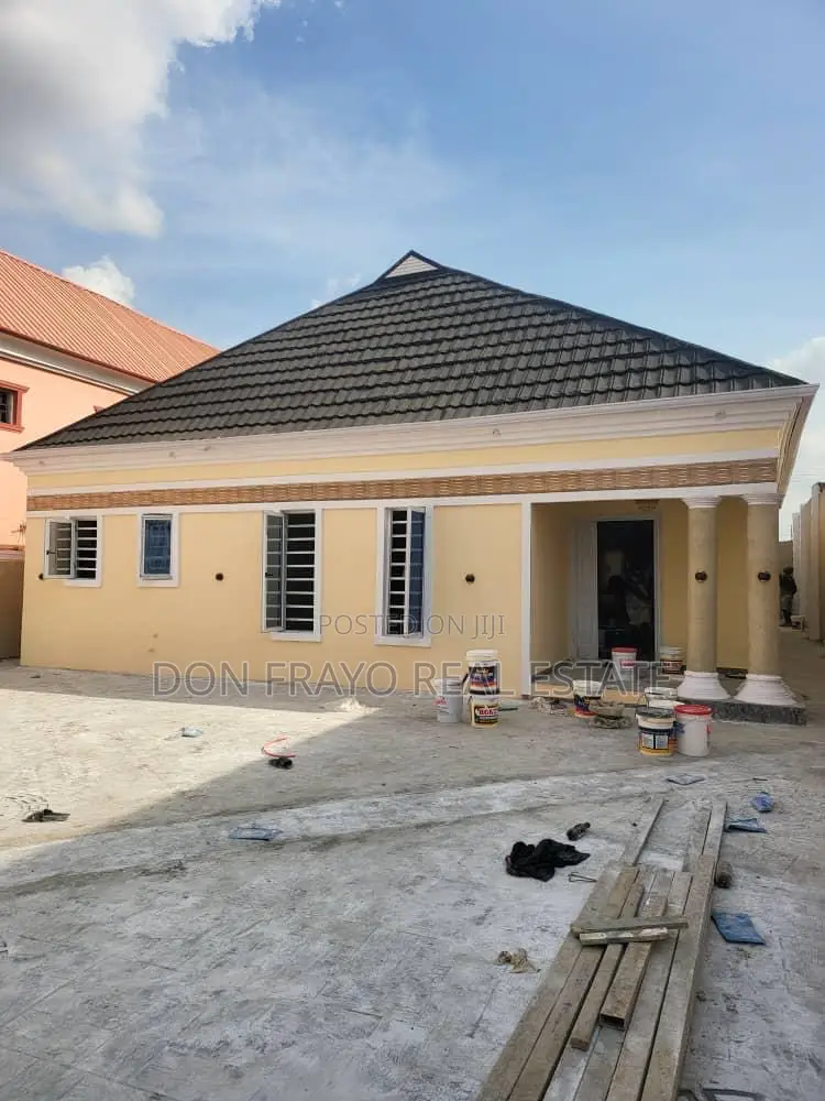 3bdrm Bungalow in Elebu Estate, Akala Express for sale in Akala Express
