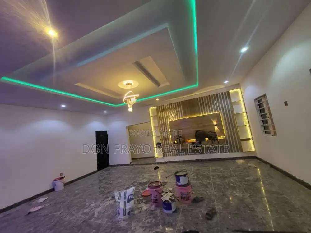 3bdrm Bungalow in Elebu Estate, Akala Express for sale in Akala Express