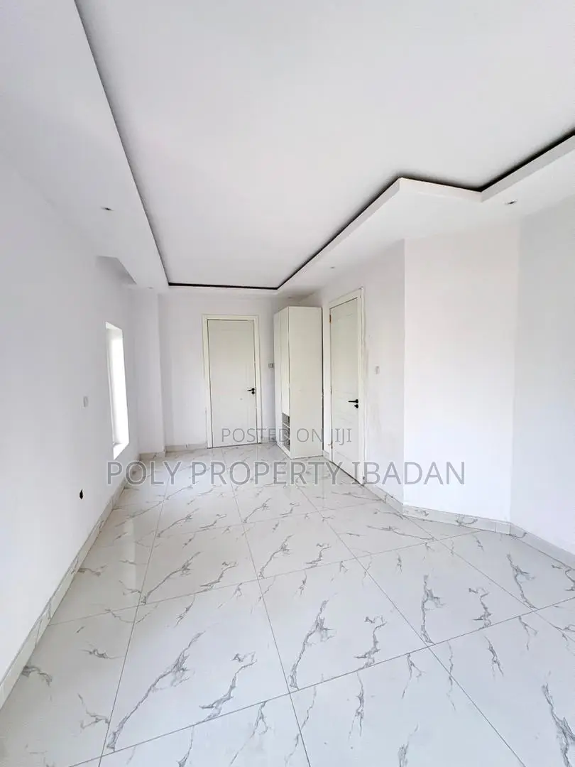 4bdrm Duplex in Kolapo Ishola Gra, Ibadan for sale in Ibadan