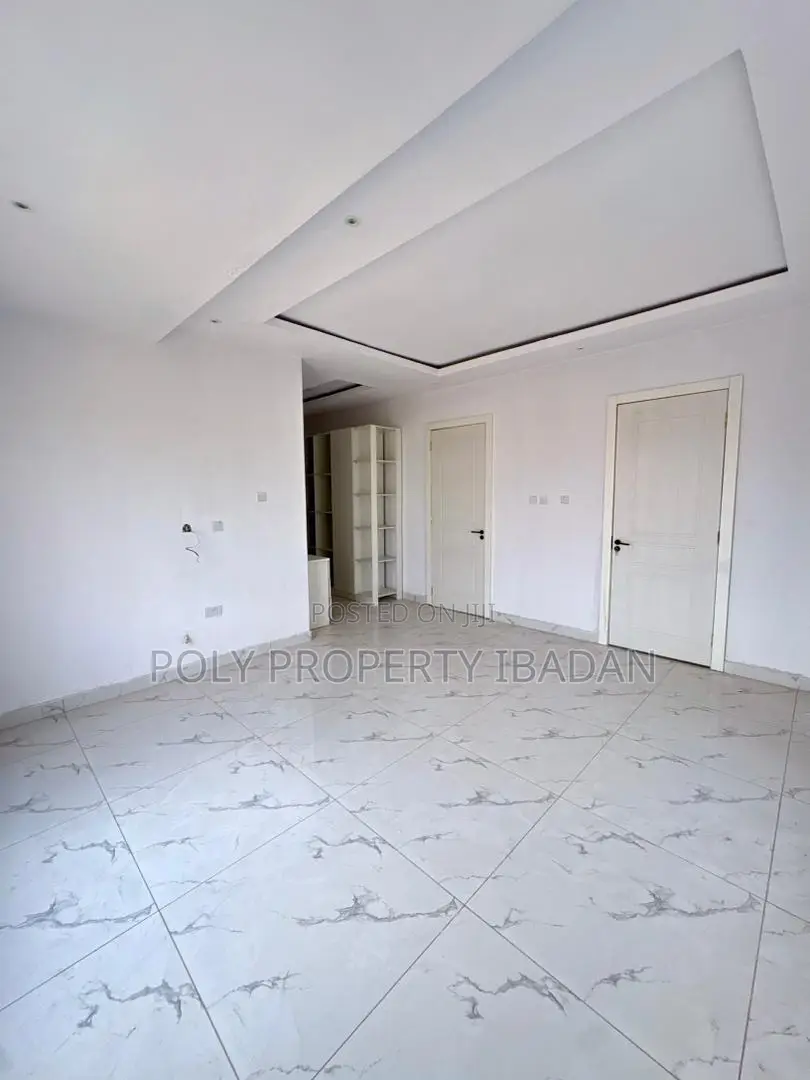 4bdrm Duplex in Kolapo Ishola Gra, Ibadan for sale in Ibadan