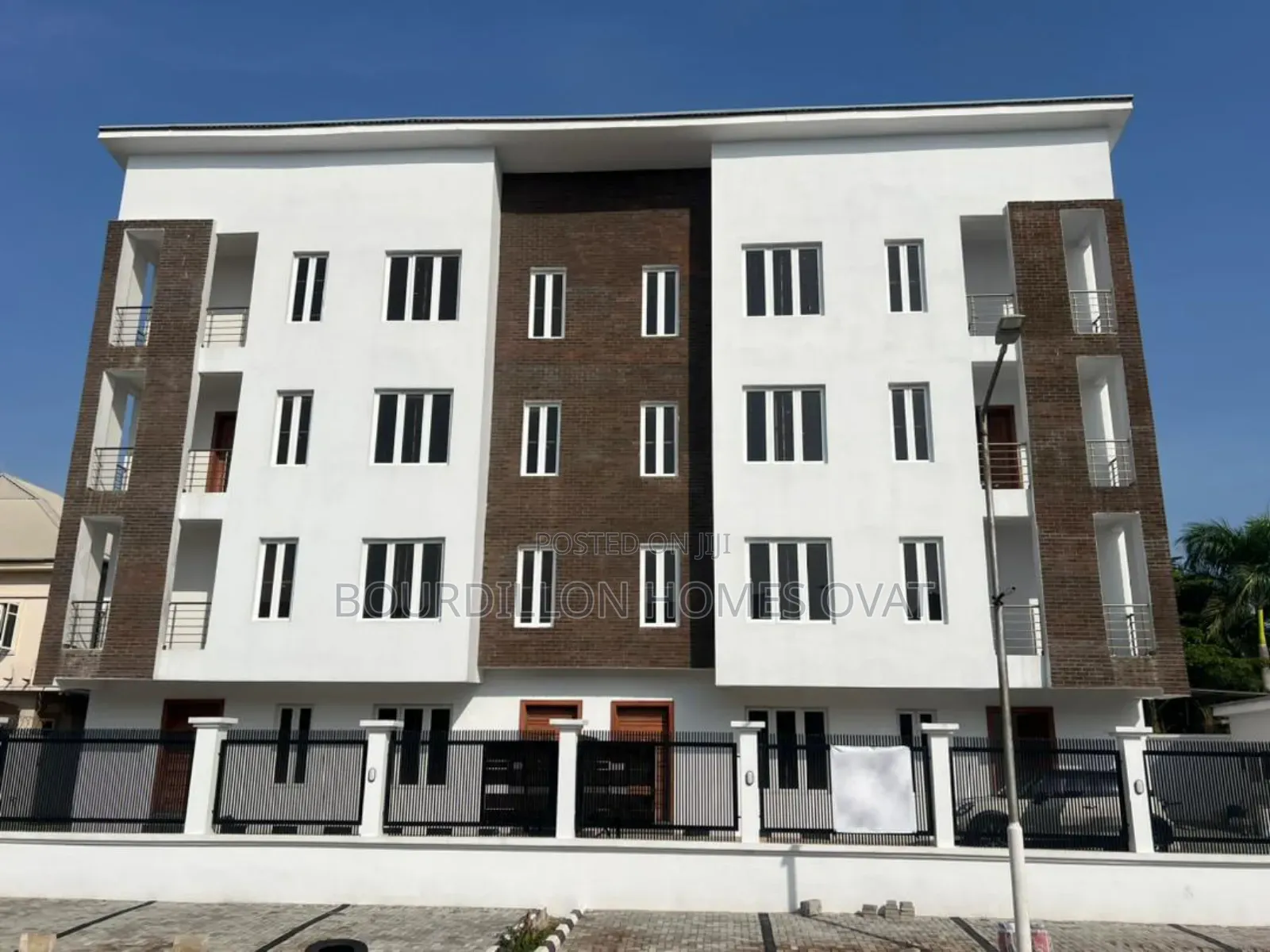5bdrm Maisonette in Lekki Phase 1 Lagos for sale in Lekki Phase 1