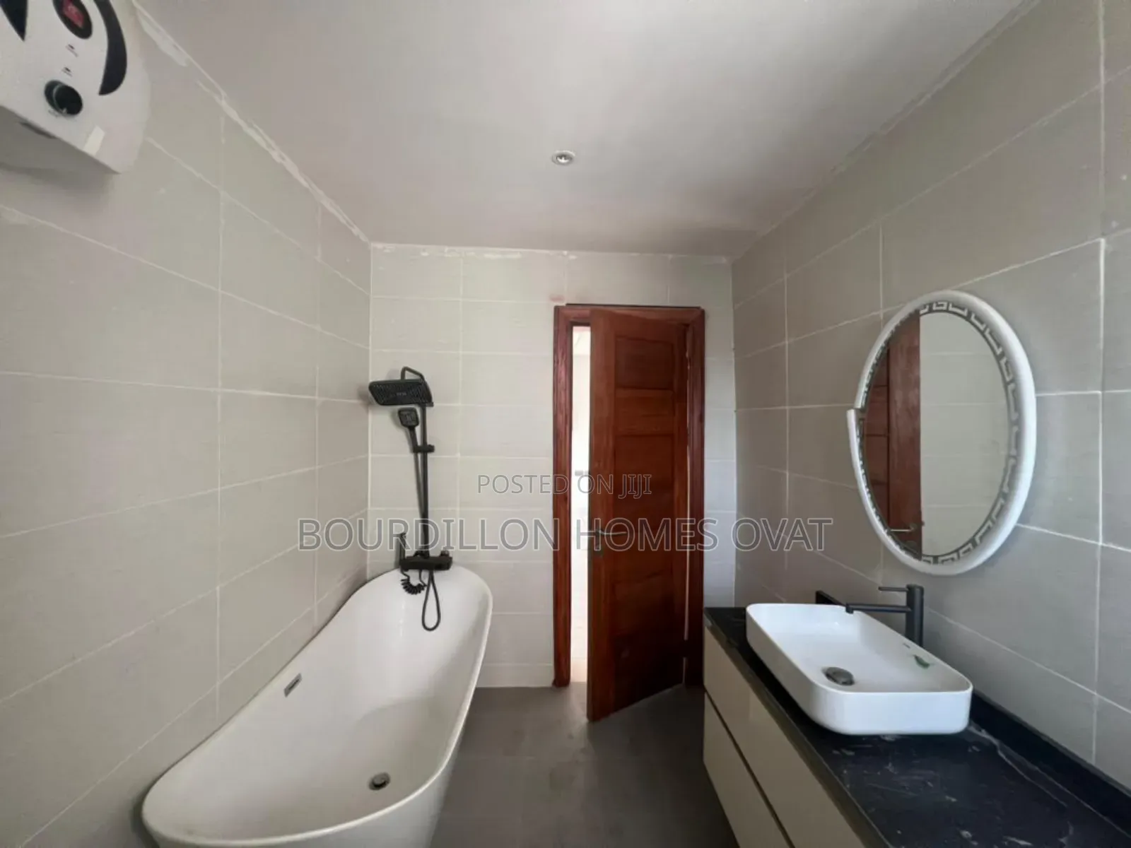5bdrm Maisonette in Lekki Phase 1 Lagos for sale in Lekki Phase 1