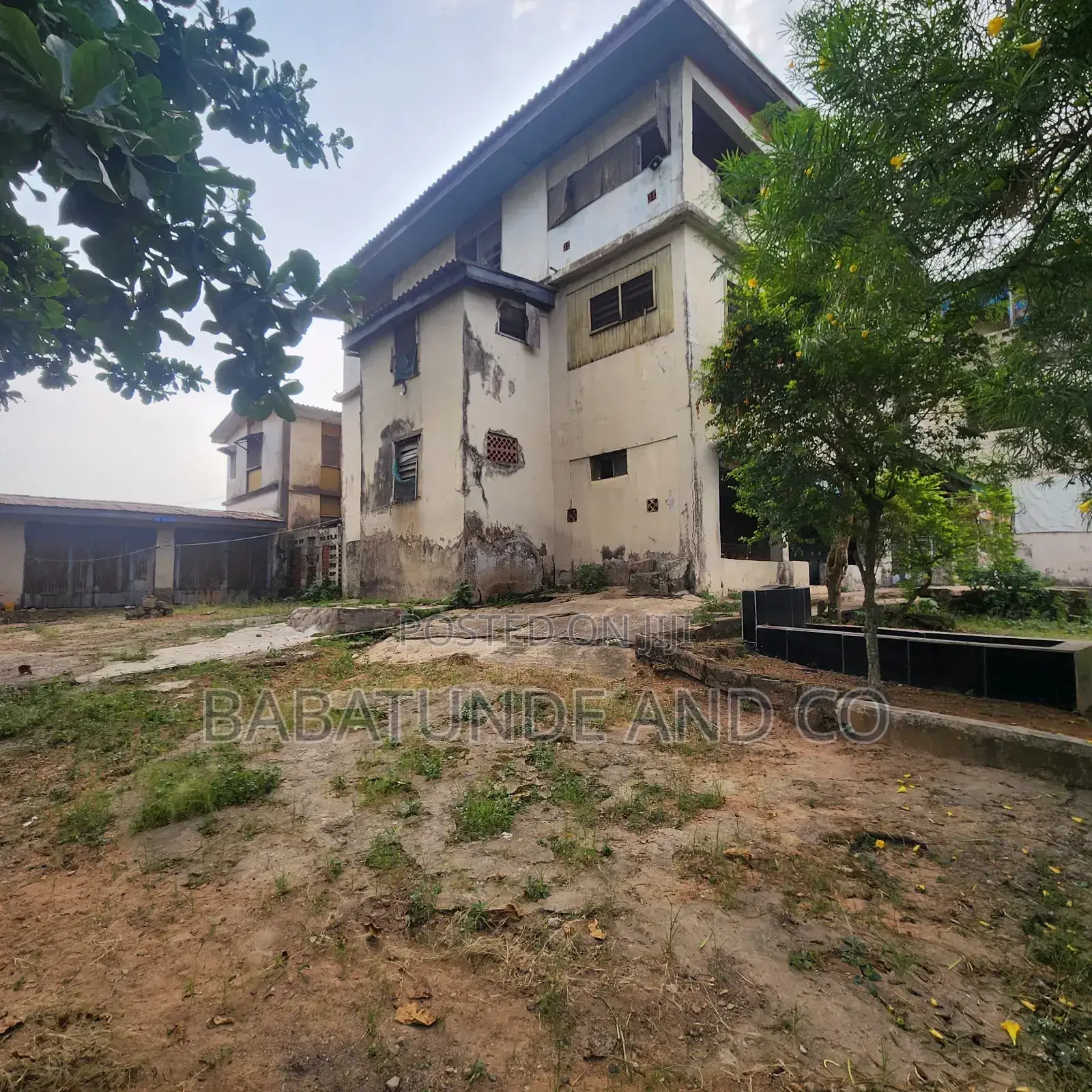 20bdrm Block of Flats in Felele, CHallenge / Ibadan for sale in CHallenge / Ibadan