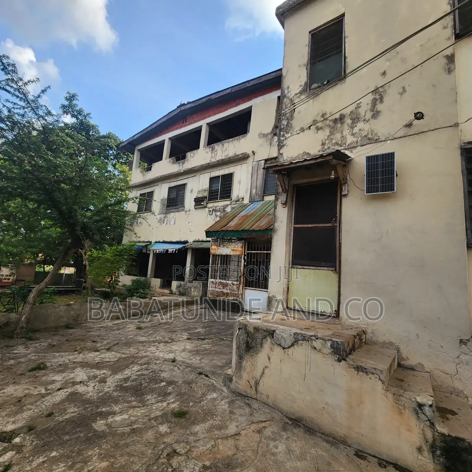 20bdrm Block of Flats in Felele, CHallenge / Ibadan for sale in CHallenge / Ibadan