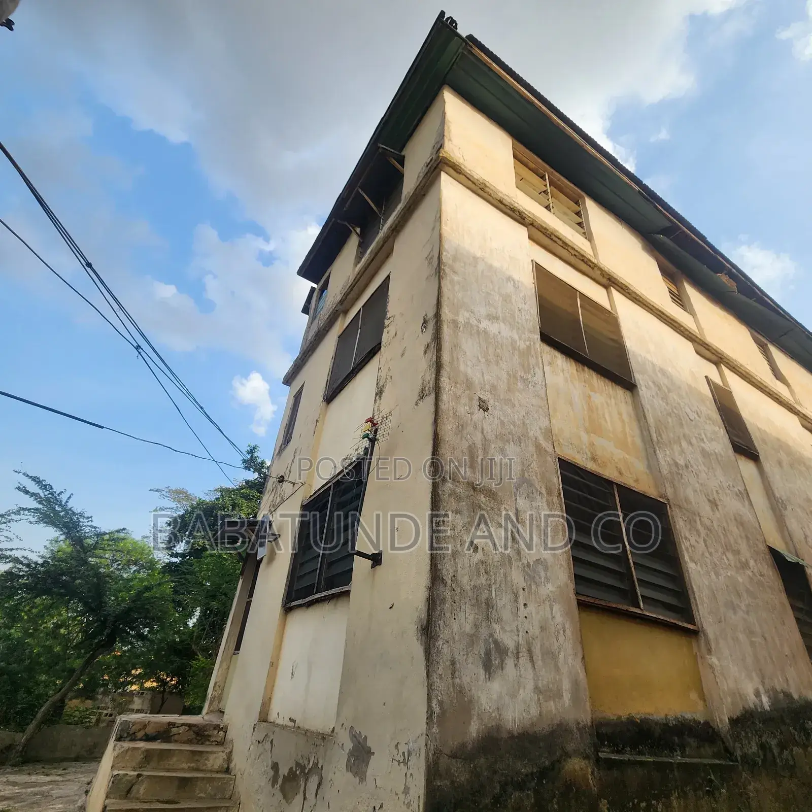 20bdrm Block of Flats in Felele, CHallenge / Ibadan for sale in CHallenge / Ibadan
