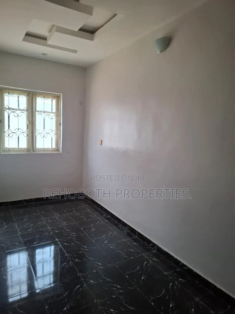 6bdrm Bungalow in Bck Of Richbam, Akala Express for sale in Akala Express