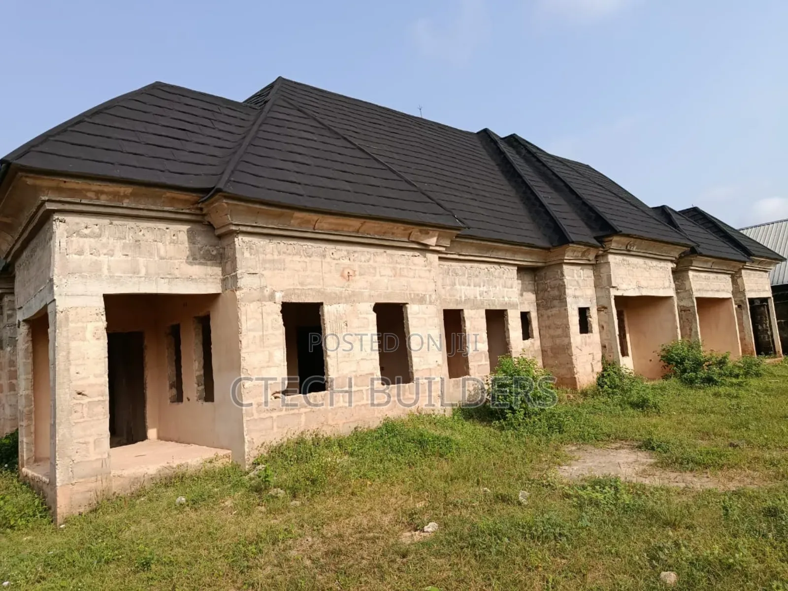 8bdrm Block of Flats in Benin City for sale in Benin City