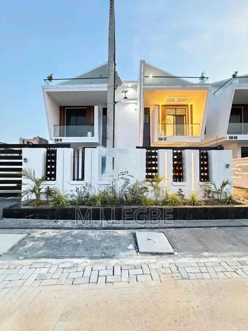 4bdrm Duplex in Ikota for sale in Ikota