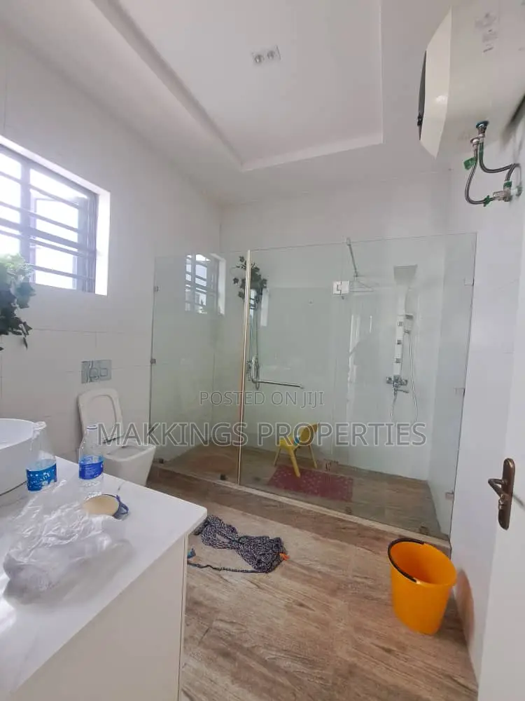 4bdrm Duplex in Ologolo for rent in Ologolo