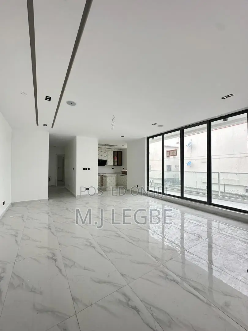 2bdrm Apartment in Lekki Phase 1 for sale in Lekki