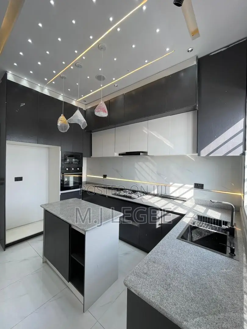 4bdrm Duplex in Ajah for sale in Ajah