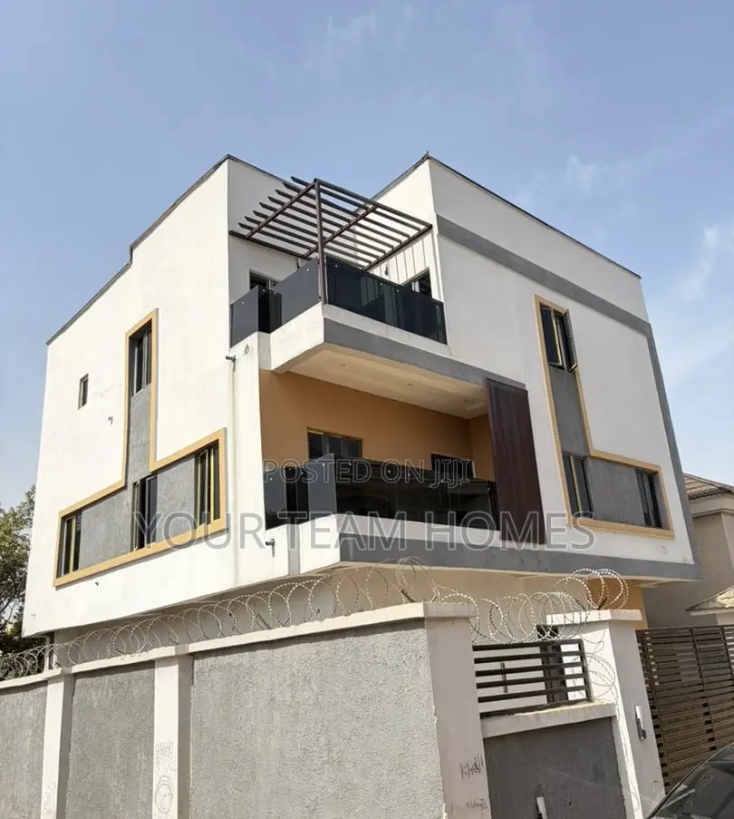 7bdrm Duplex in Utako for sale in Utako